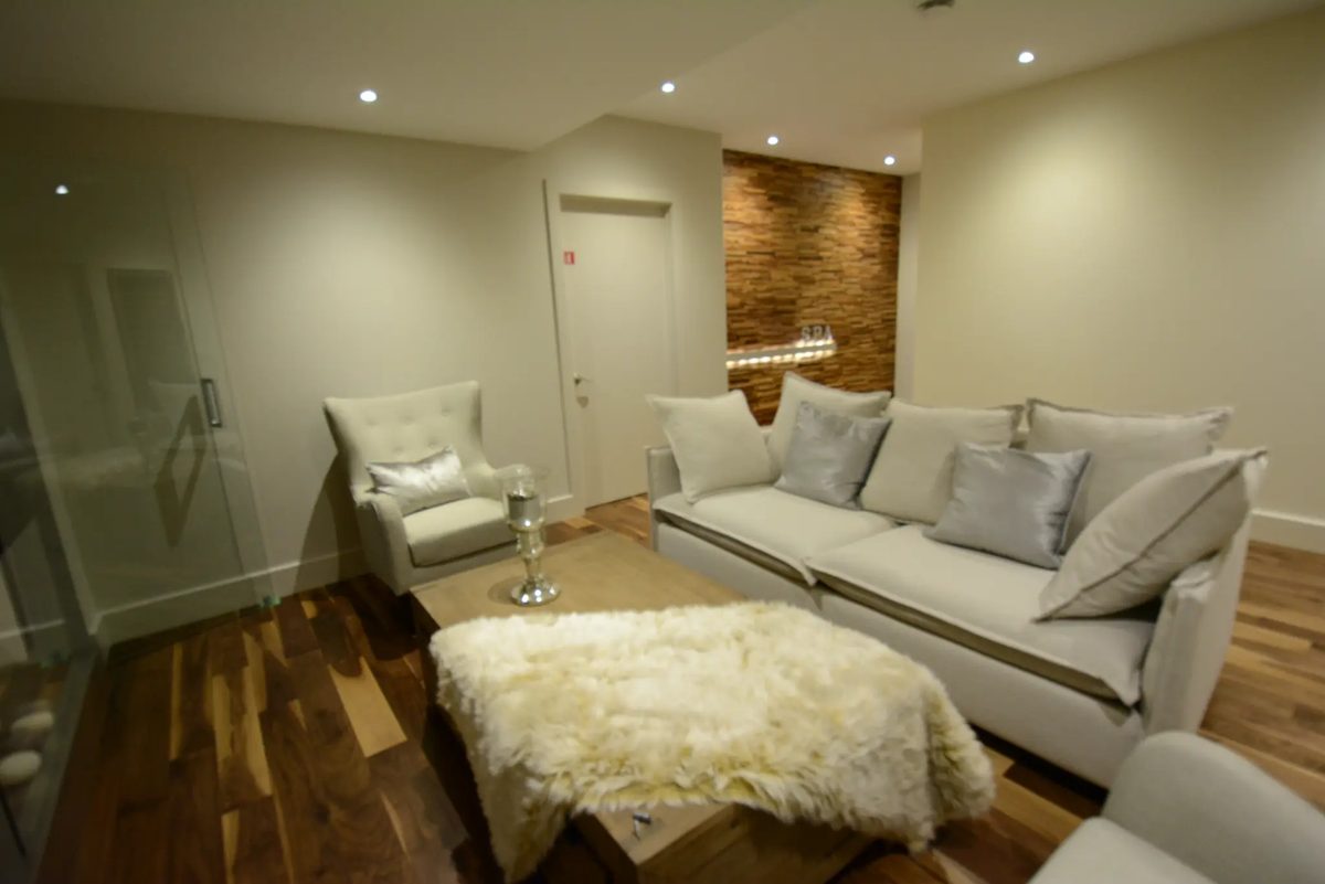 Oasis — Lounge