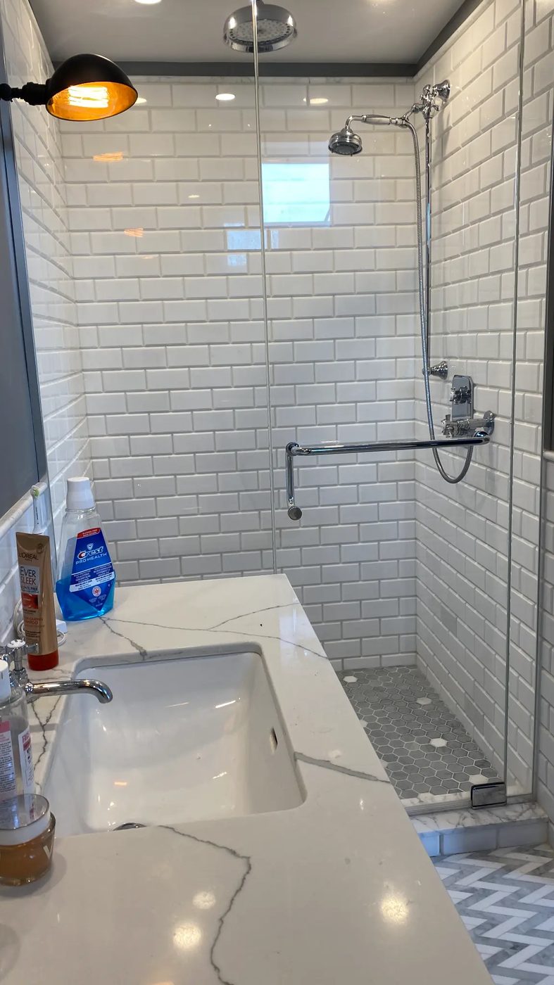 St-Augustin Condo — Bathroom vanity
