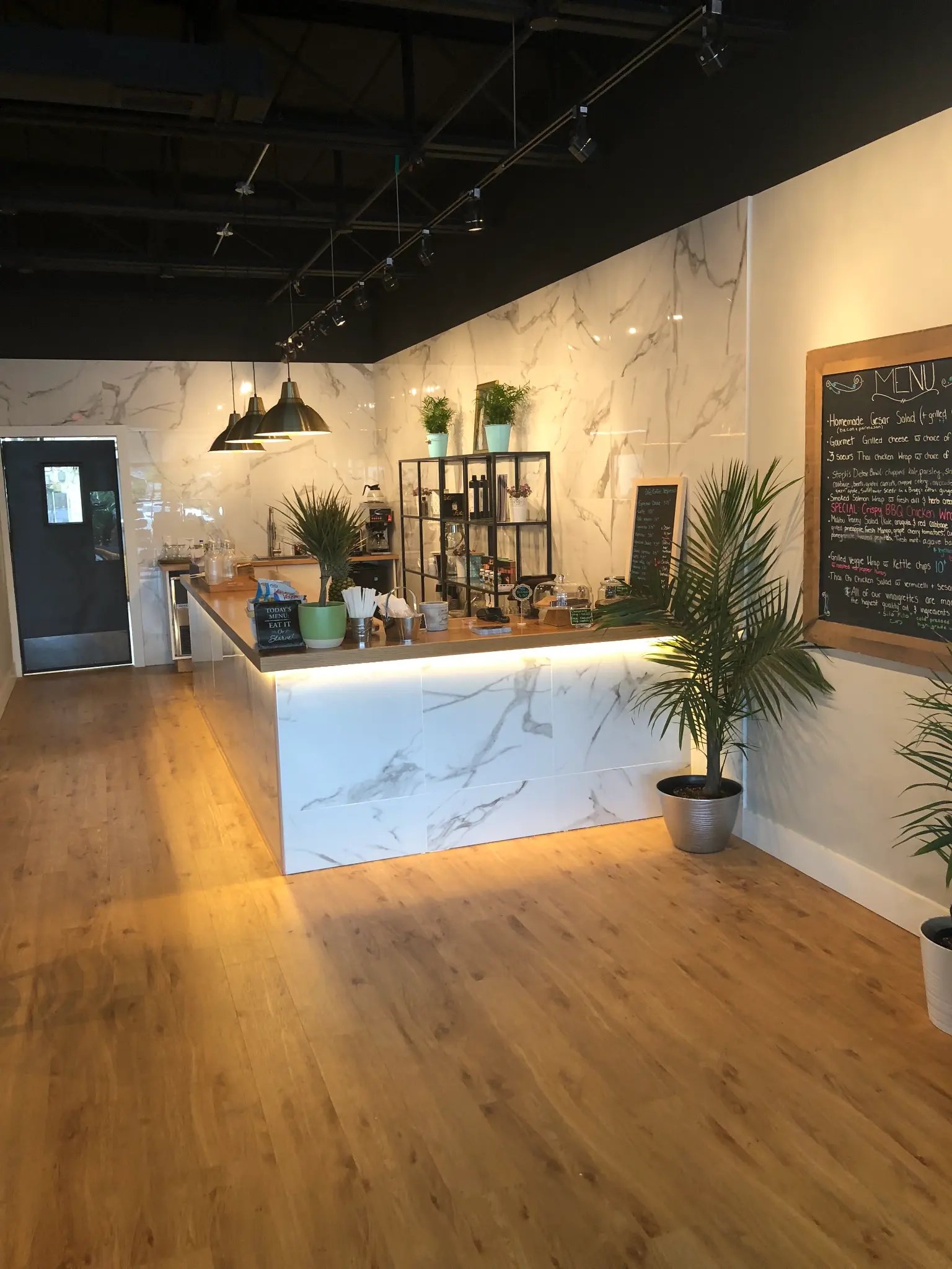 3 Soeurs — Service Counter